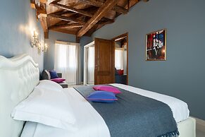 Grand Palace Apartments