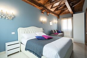 Grand Palace Apartments