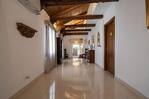 Grand Palace Apartments