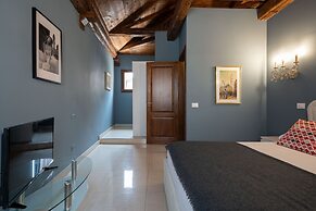 Grand Palace Apartments