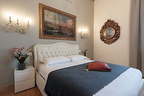 Grand Palace Apartments