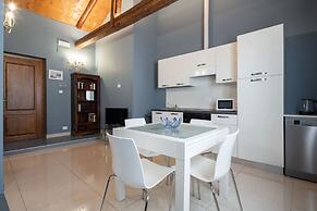 Grand Palace Apartments