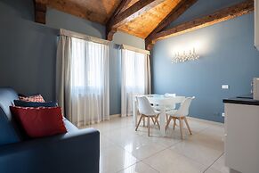 Grand Palace Apartments