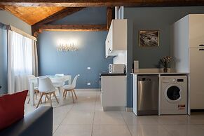 Grand Palace Apartments