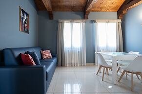 Grand Palace Apartments