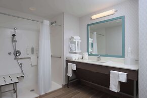 Hampton Inn & Suites Manistee Waterfront