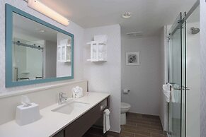 Hampton Inn & Suites Manistee Waterfront