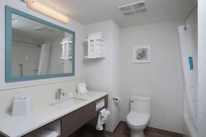 Hampton Inn & Suites Manistee Waterfront