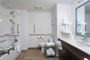 Hampton Inn & Suites Manistee Waterfront