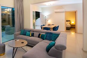 Bay View Gardens Apartments with Pool