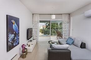 Bay View Gardens Apartments with Pool