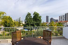 Bay View Gardens Apartments with Pool