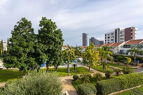 Bay View Gardens Apartments with Pool