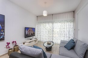 Bay View Gardens Apartments with Pool