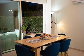 Bay View Gardens Apartments with Pool