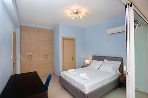 Bay View Gardens Apartments with Pool