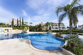 Bay View Gardens Apartments with Pool