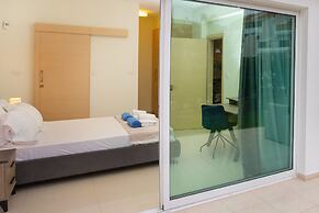 Bay View Gardens Apartments with Pool