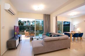 Bay View Gardens Apartments with Pool