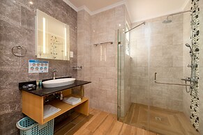 Royale Suites by Arc Royale Luxury Apts