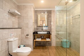 Royale Suites by Arc Royale Luxury Apts