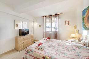 Beautiful Cozy Apt Terrace Shared Pool