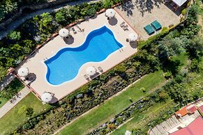 Beautiful Cozy Apt Terrace Shared Pool