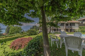 Blu al Lago in Lierna