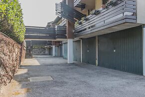 Blu al Lago in Lierna