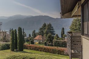 Blu al Lago in Lierna