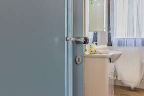 Blu al Lago in Lierna