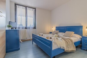 Blu al Lago in Lierna