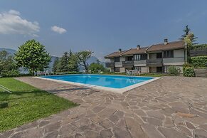 Blu al Lago in Lierna