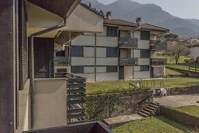 Blu al Lago in Lierna