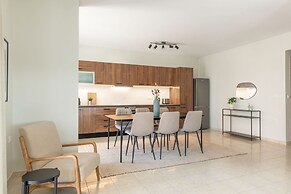 Superior 3BR Apartment in Chalandri