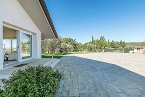 Villa Chimera White With Panoramic Pool