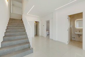 Villa Chimera White With Panoramic Pool