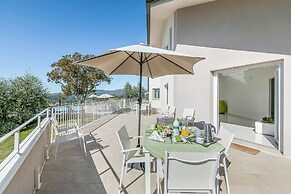 Villa Chimera White With Panoramic Pool