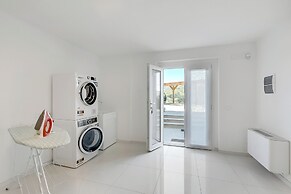 Villa Chimera White With Panoramic Pool