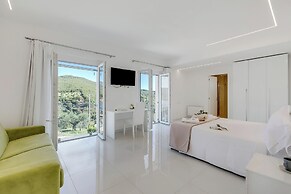 Villa Chimera White With Panoramic Pool