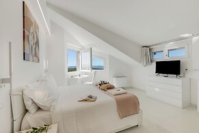 Villa Chimera White With Panoramic Pool