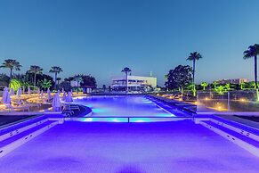 So Nice Beach Resort