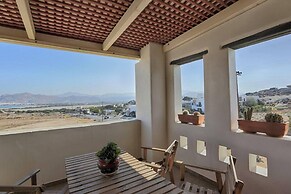 Beautiful 4-bed House With Private Pool in Naxos
