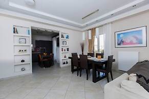 Beautiful 4-bed House With Private Pool in Naxos