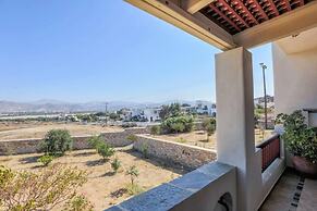 Beautiful 4-bed House With Private Pool in Naxos