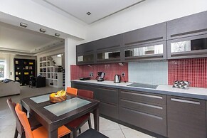 Beautiful 4-bed House With Private Pool in Naxos