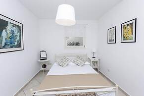 Beautiful 4-bed House With Private Pool in Naxos