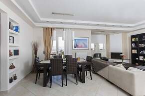 Beautiful 4-bed House With Private Pool in Naxos