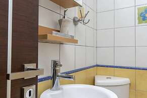 Beautiful 4-bed House With Private Pool in Naxos