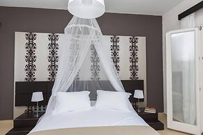 Beautiful 4-bed House With Private Pool in Naxos